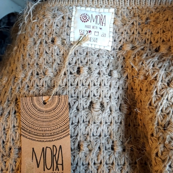 Mora Surf Boutique Cashmere String Vest. - Picture 7 of 13